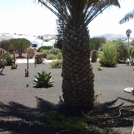 Teguise Sleeps 2 Wifi Villa