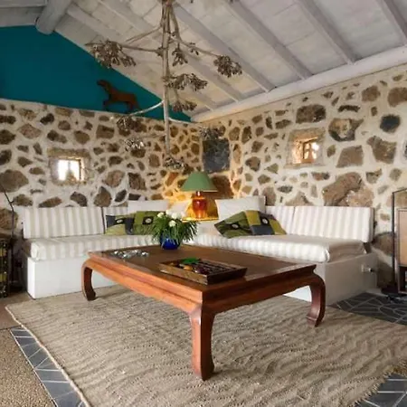 Villa Teguise Sleeps 2 Wifi *