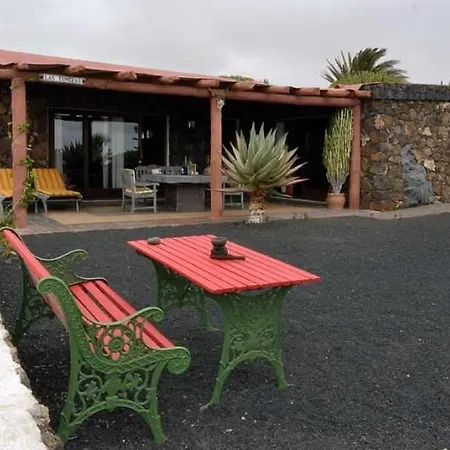 Teguise Sleeps 2 Wifi فيلة تيغيسي